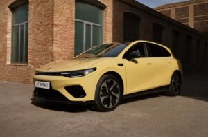 Фото до матеріалу: Rivian збільшує потужності заводу в США: нові партнери та зміни у фінансуванні
