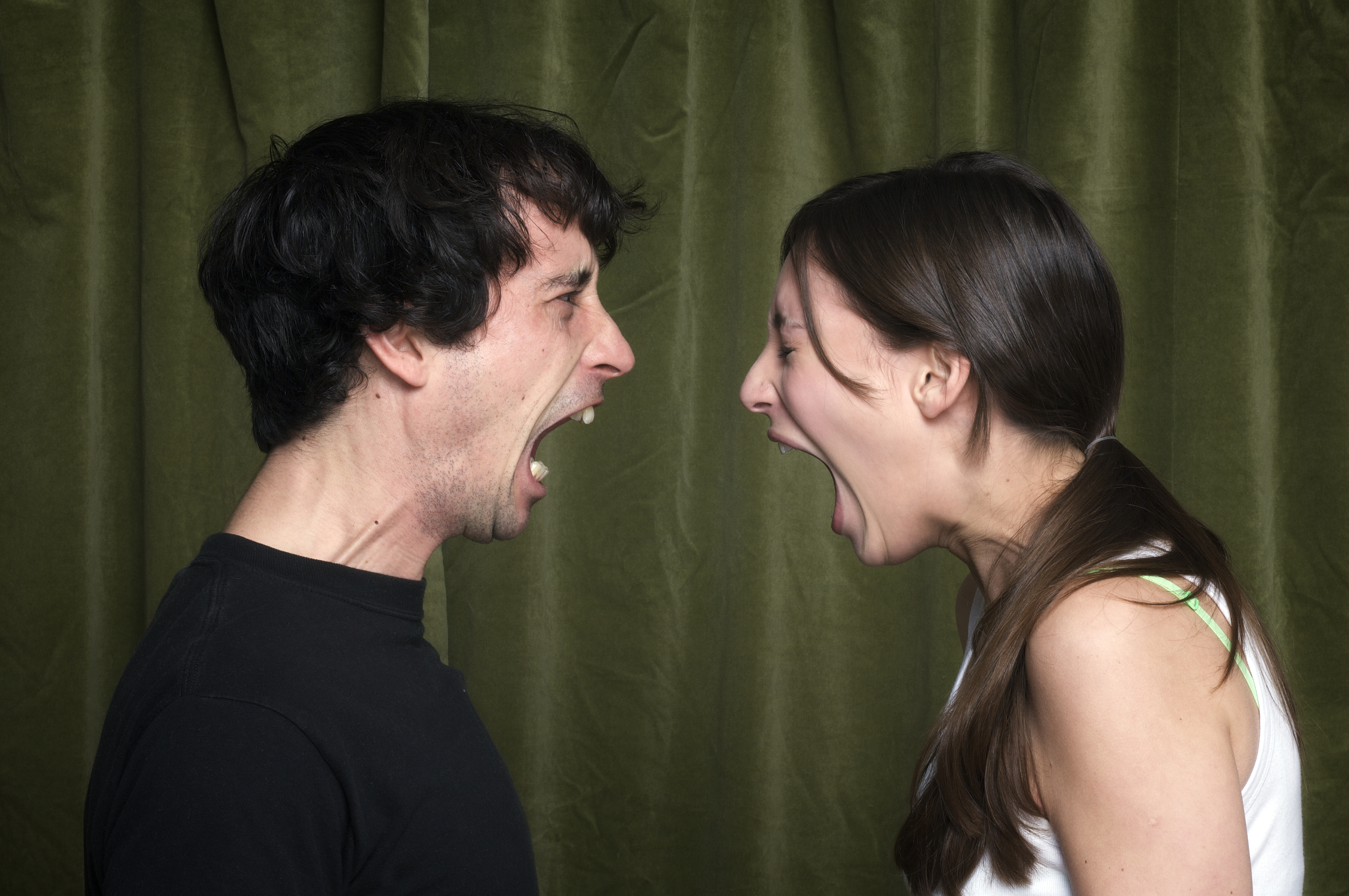 Фото до матеріалу: Чому чоловіки мовчать про домашнє насильство в Києві: статистика, закони та куди звертатися