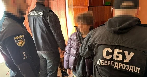 Фото до матеріалу: У Дрогобичі затримали групу хакерів, які продавали 600 тис. акаунтів в Росію