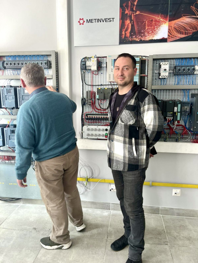 Фото до матеріалу: Метінвест Політехніка та Каметсталь: інженери опановують автоматизацію Siemens