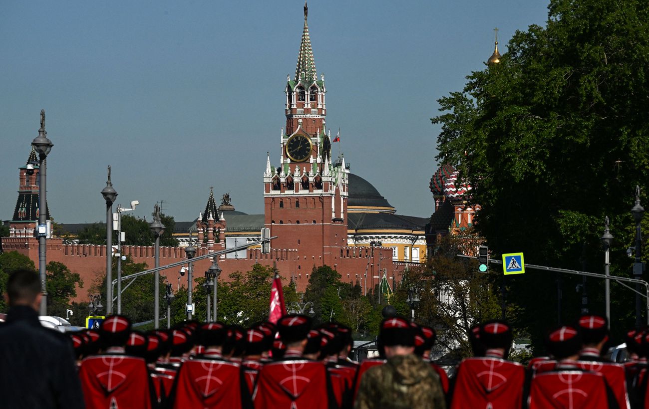 Фото до матеріалу: Москва готується до параду: москвичів попереджають про відключення мобільного інтернету