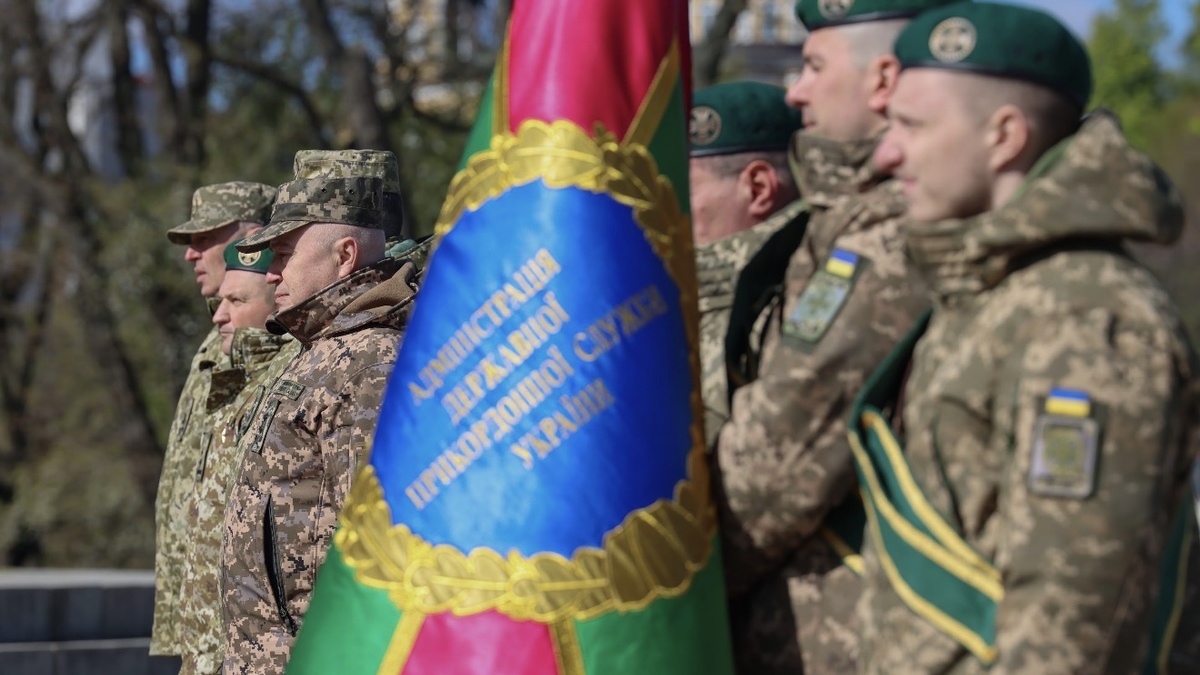 Фото до матеріалу: На Алеї українського війська відкрили 25-й пам'ятний знак на честь прикордонників