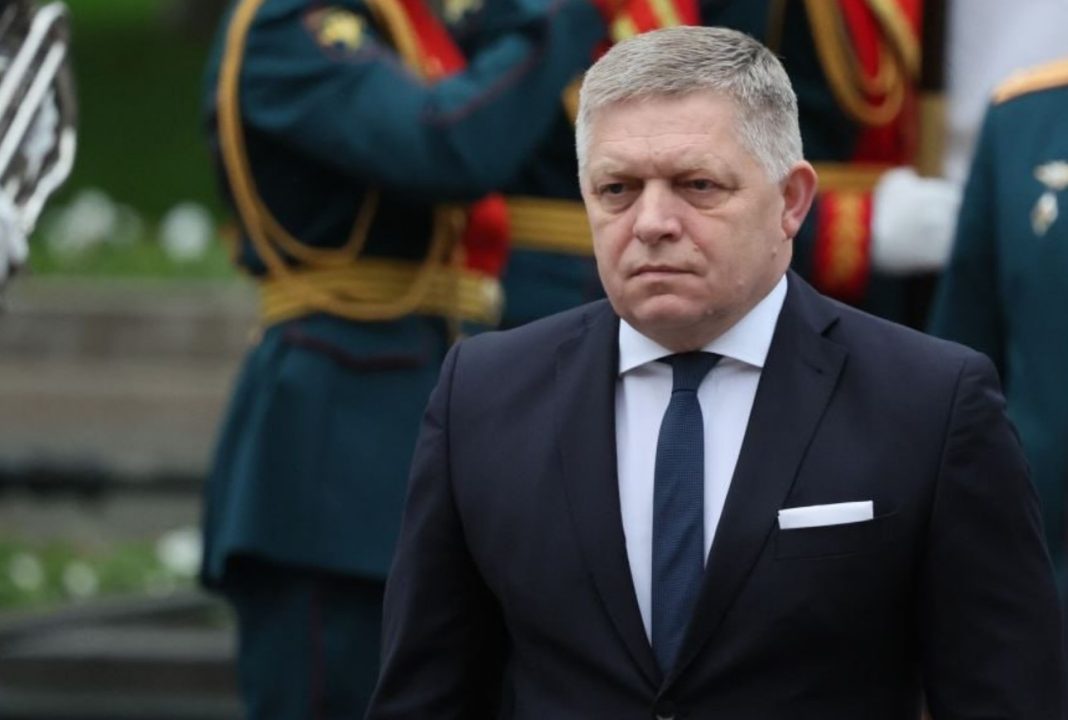 Фото до матеріалу: Фіцо: Путін чекає дзвінка від Зеленського для зустрічі