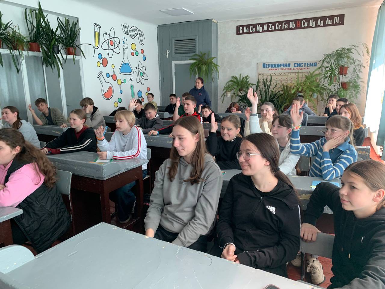 Фото до матеріалу: Екоурок у Дернівському ліцеї: школярі вчаться берегти природу та діяти