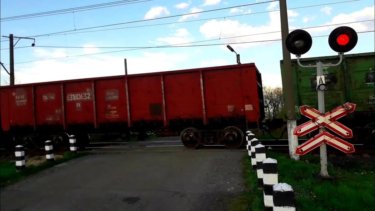 Фото до матеріалу: Порушення правил на залізничних переїздах: нагадали водіям про ризик ДТП