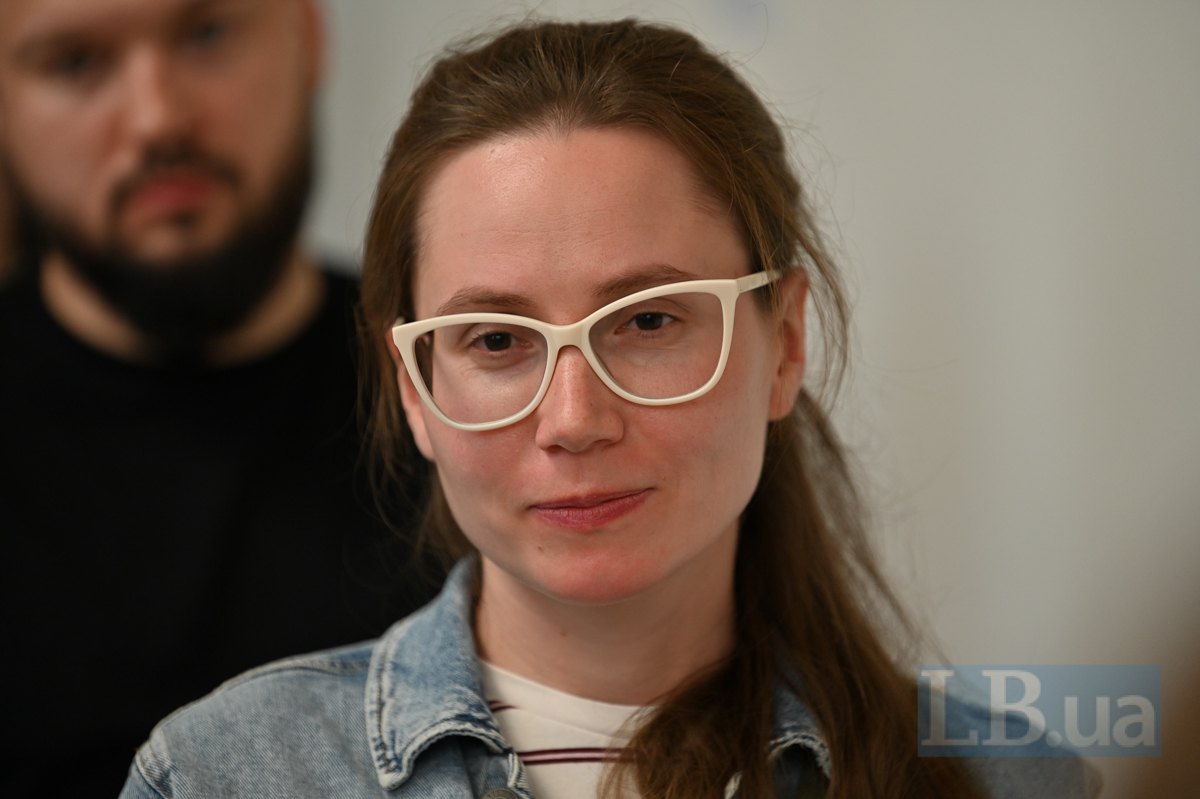 Фото до матеріалу: У Новій країні обговорили еволюцію Азову та війну з 2014 року