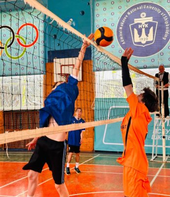 Фото до матеріалу: На Миколаївщині відбувся IV етап фізкультурно-оздоровчих заходів та змагань «Пліч-о-пліч Всеукраїнські шкільні ліги» з волейболу