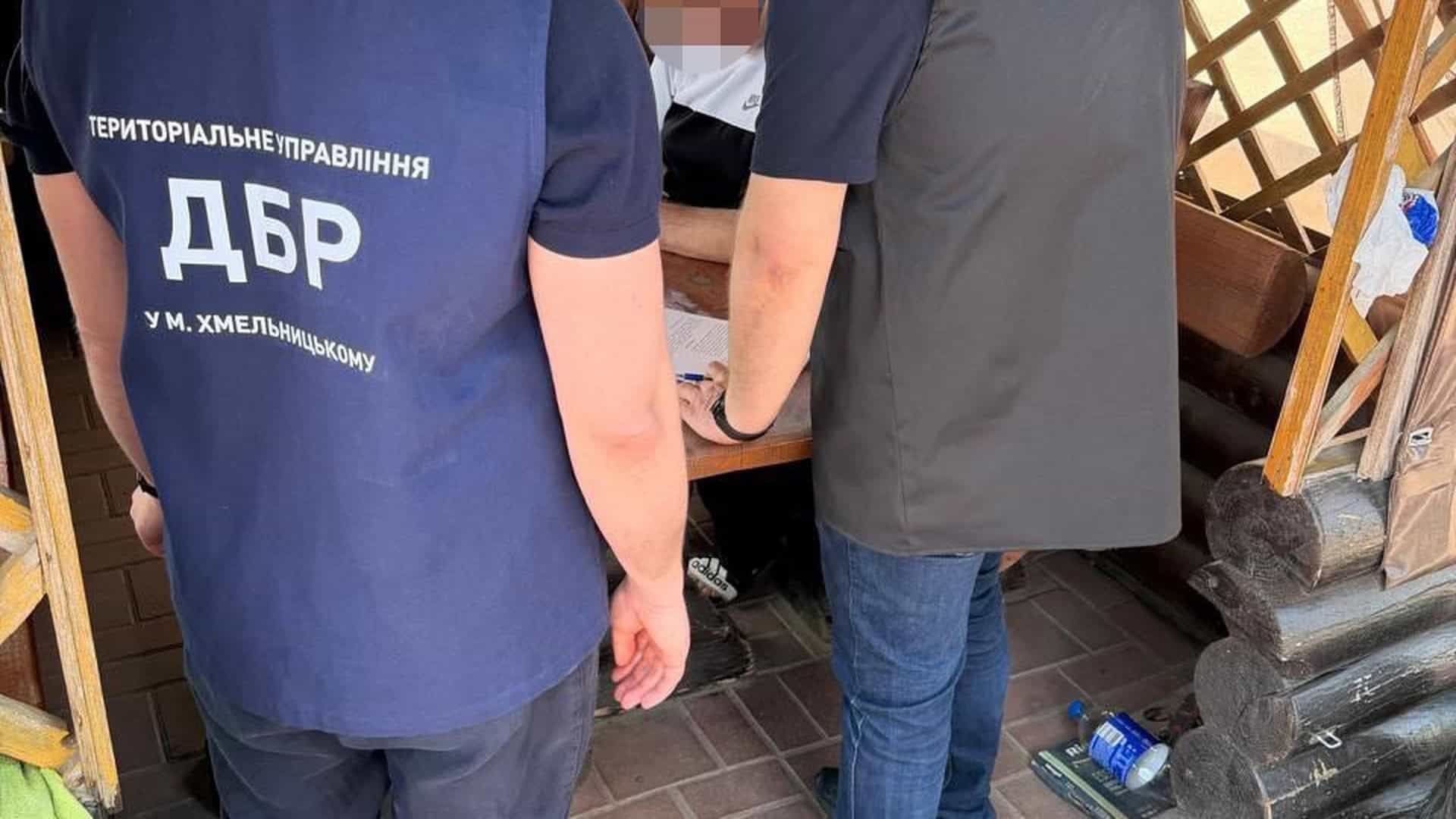 Фото до матеріалу: ДБР розкрило схему захоплення 5 квартир померлих киян за участі судді з Макарова