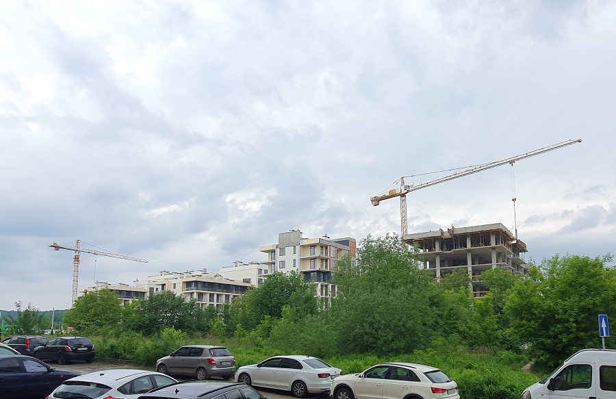 Фото до матеріалу: Уряд спрощує будівництво: чи не втратять міста контроль над забудовою?