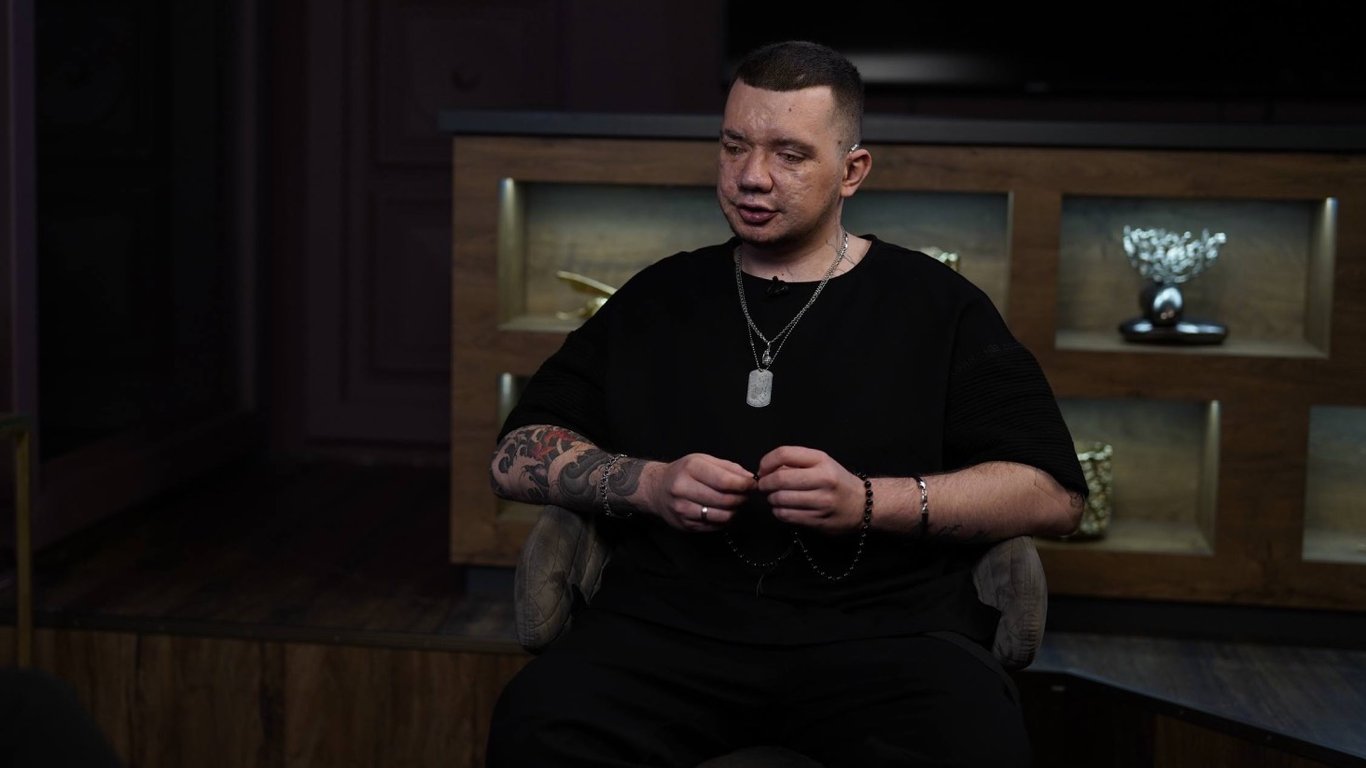Фото до матеріалу: Водії не зупиняються: ветеран «Самурай» розкритикував громадський транспорт у Києві