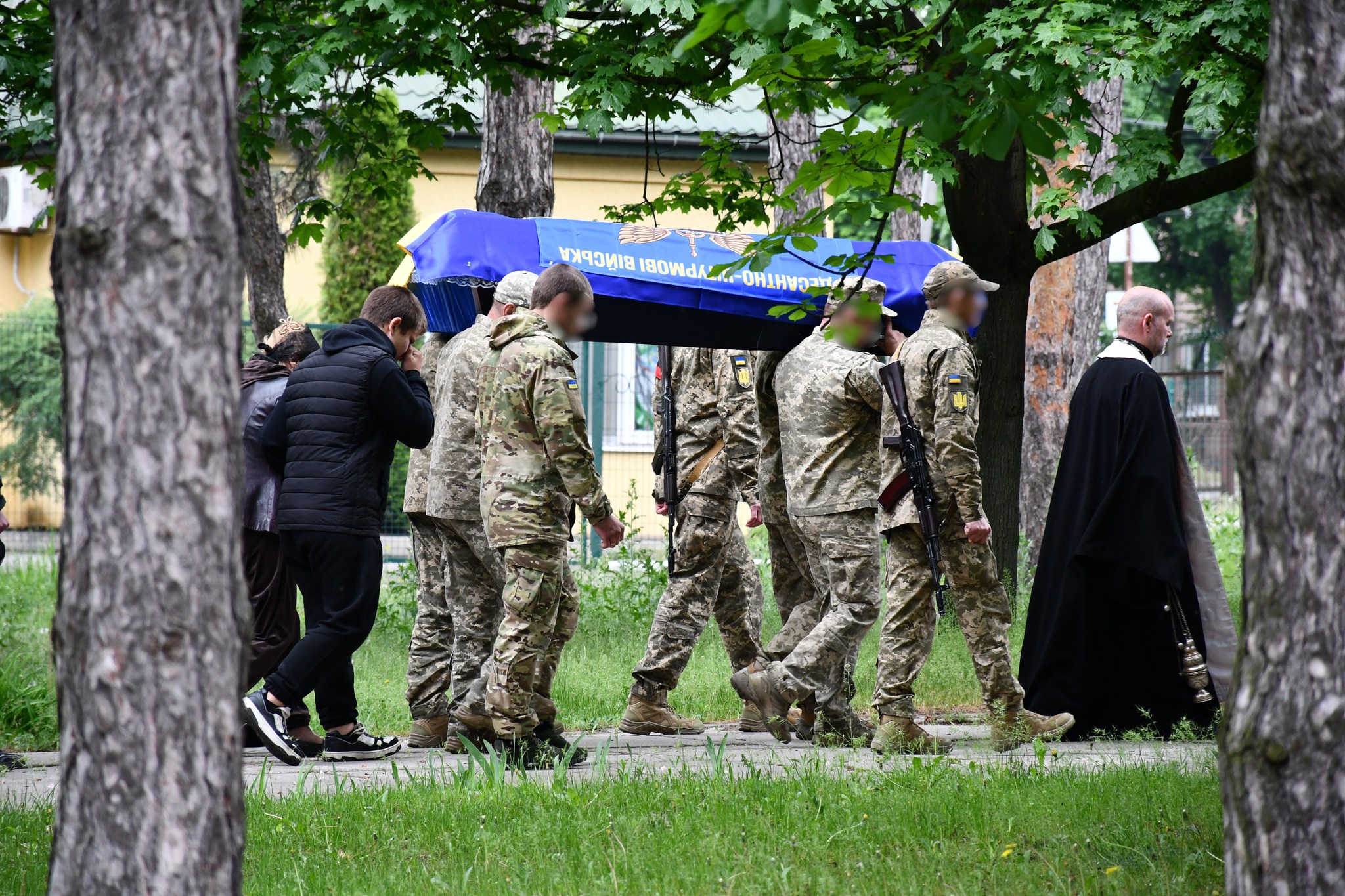 Фото до матеріалу: У Приютівській громаді попрощалися із загиблим військовослужбовцем Артемом Гричинюком