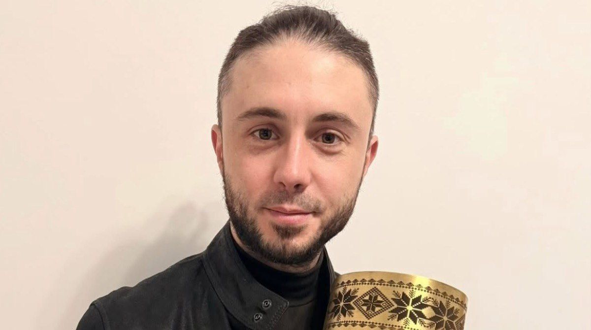 Фото до матеріалу: Тарас Тополя з донькою: дівчинка зробила татусеві б'юті-перевтілення
