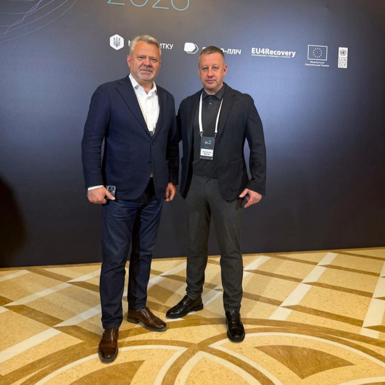 Фото до матеріалу: Рівне отримало відзнаку «Символ енергетичної децентралізації 2025» на Міжнародному форумі згуртованості