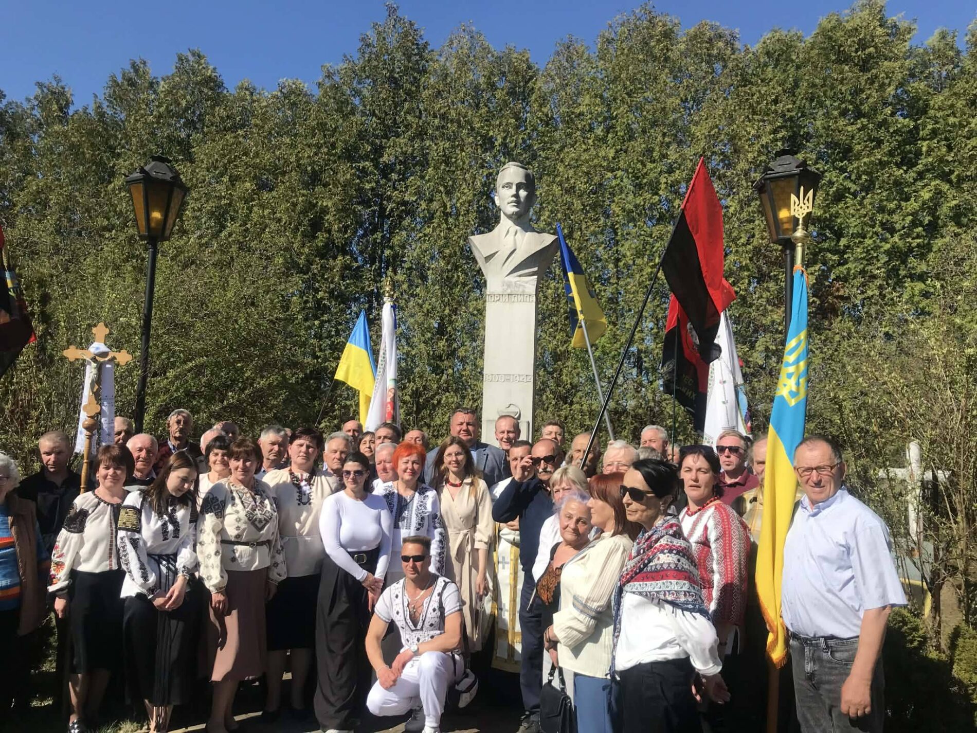 Фото до матеріалу: На Яворівщині вшанували пам'ять Юрія Липи: віче, конференція та панахида