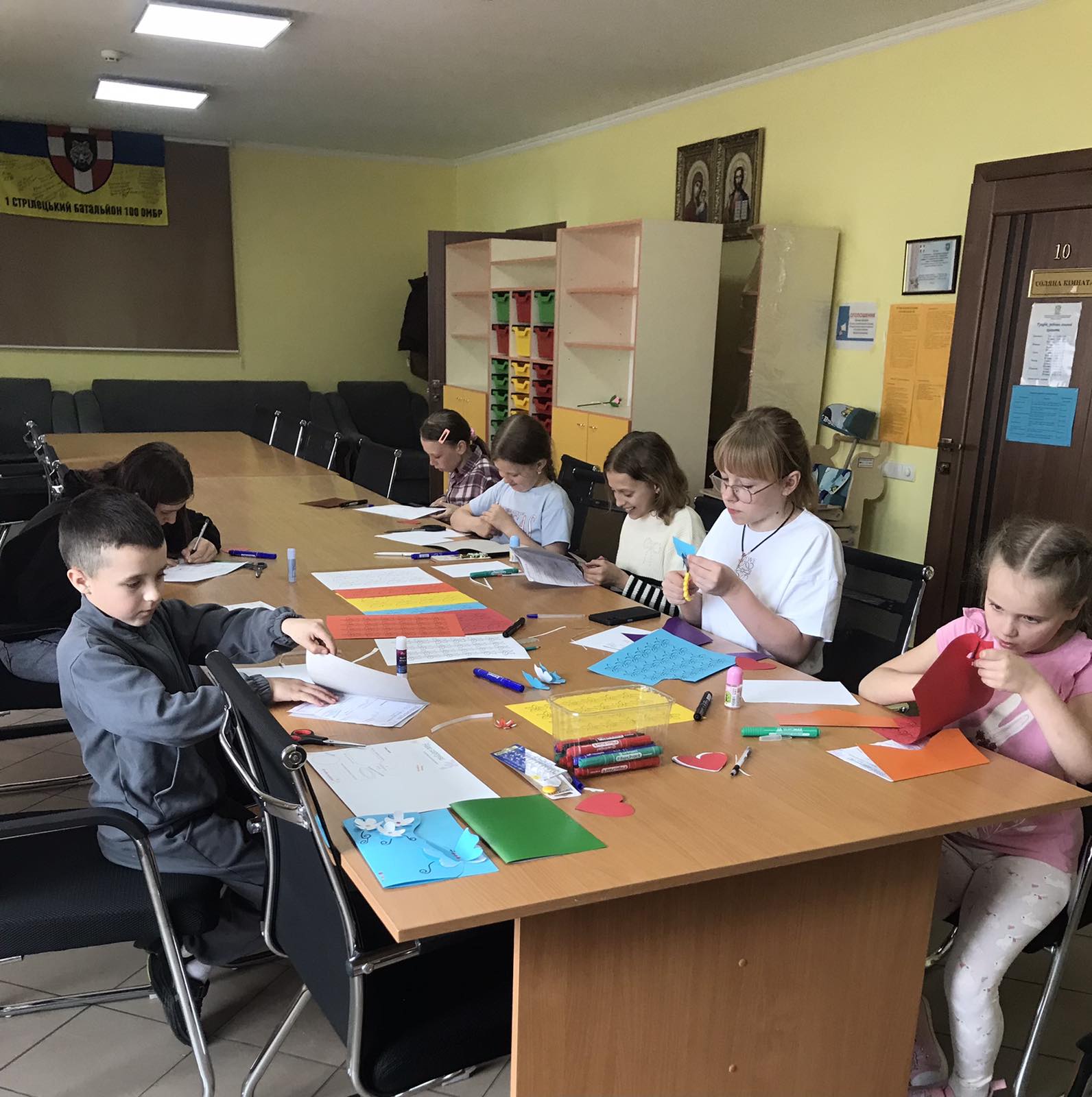 Фото до матеріалу: Діти Турійської громади зробили подарунки для мам до Дня матері