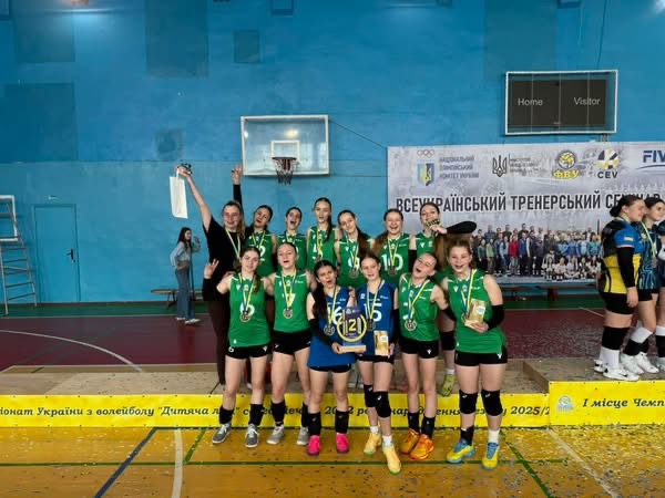 Фото до матеріалу: Буковинські волейболістки стали срібними призерками чемпіонату України