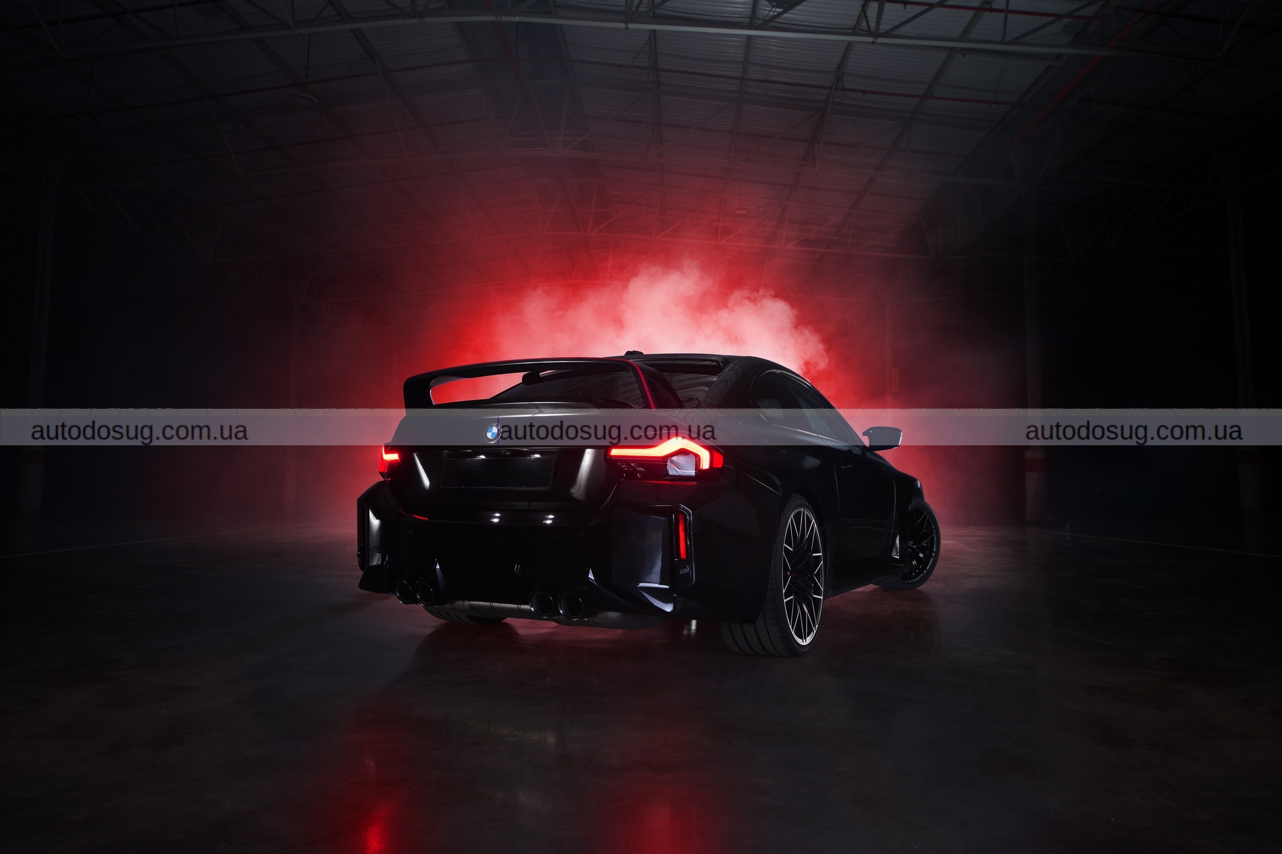 Фото до матеріалу: BMW представила в Південній Африці обмежену серію M2 та унікальних мотоциклів
