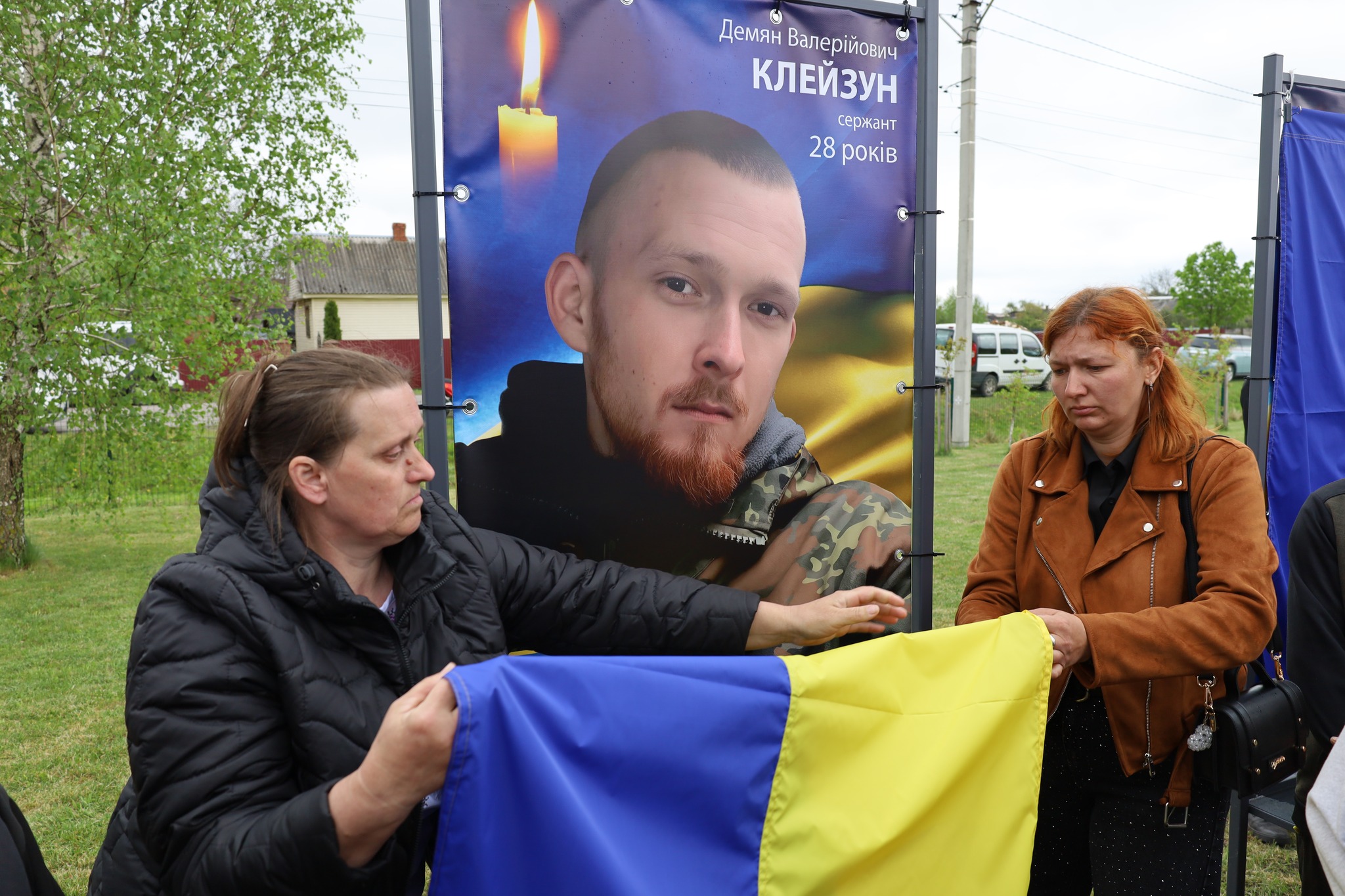 Фото до матеріалу: У Вишнівській громаді відкрили Алею пам'яті Героїв