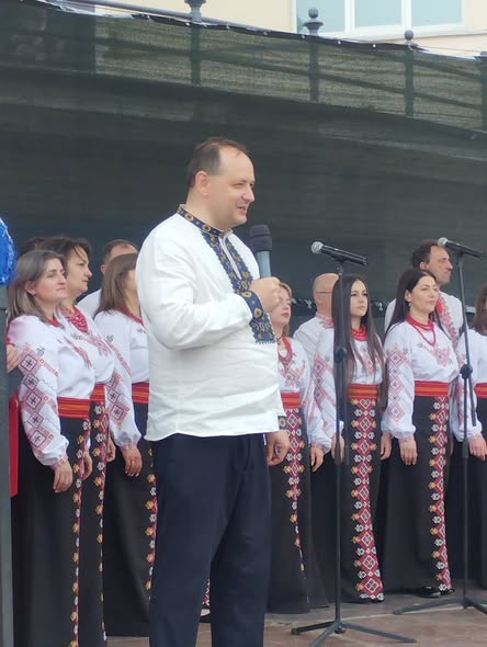 Фото до матеріалу: Івано-Франківськ святкує 364-ту річницю: у центрі міста пройшла урочиста мистецька програма