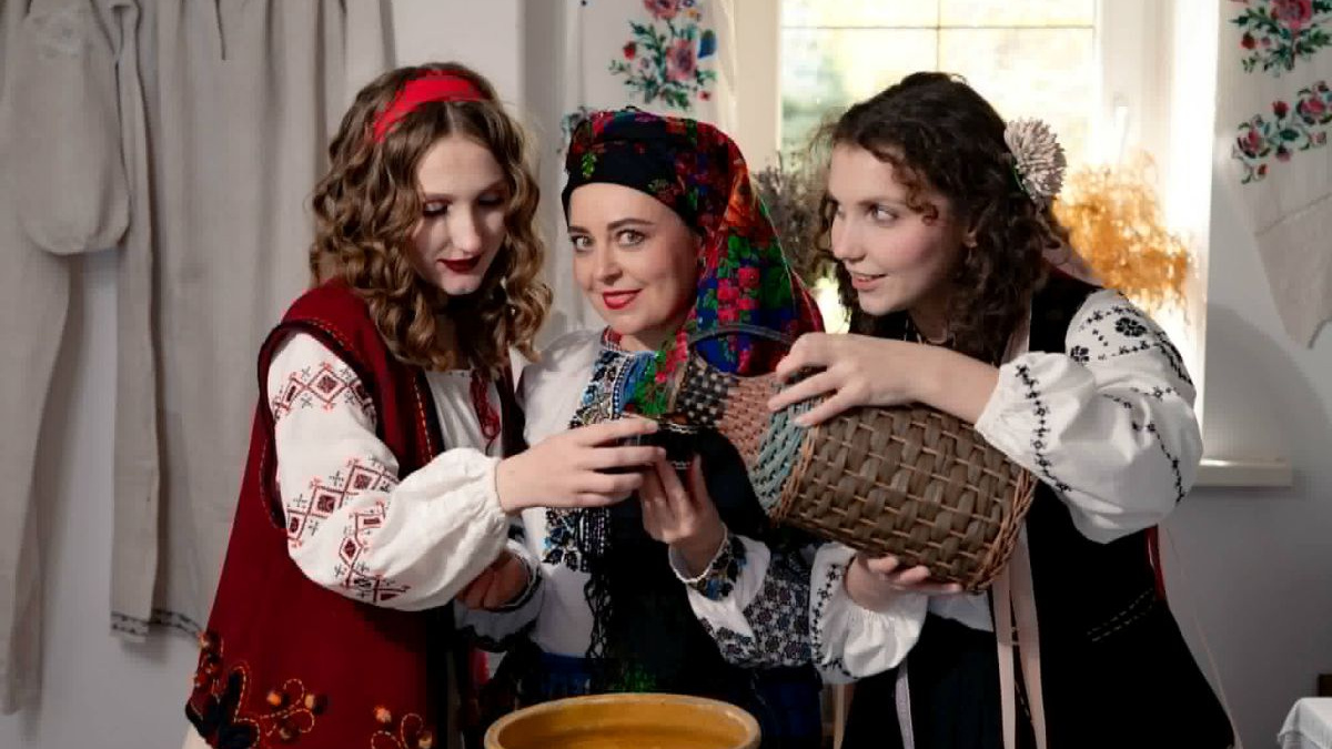Фото до матеріалу: Карнаухівка перетворилася на арт-простір: фотофестиваль «New Ukrainian Style»
