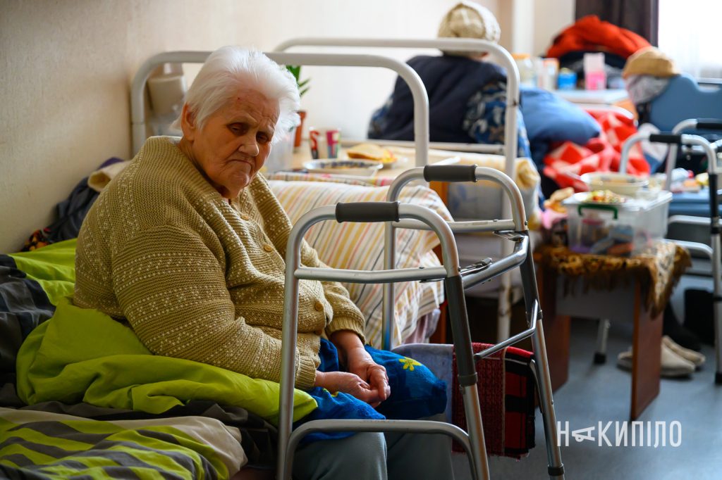 Фото до матеріалу: Прихисток «Велика родина» у Харкові: як четверо роки турбуються про самотніх стареньких