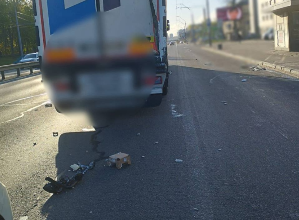 Фото до матеріалу: Затори в Києві через ДТП біля метро «Шулявська»: як об'їхати зону обмежень
