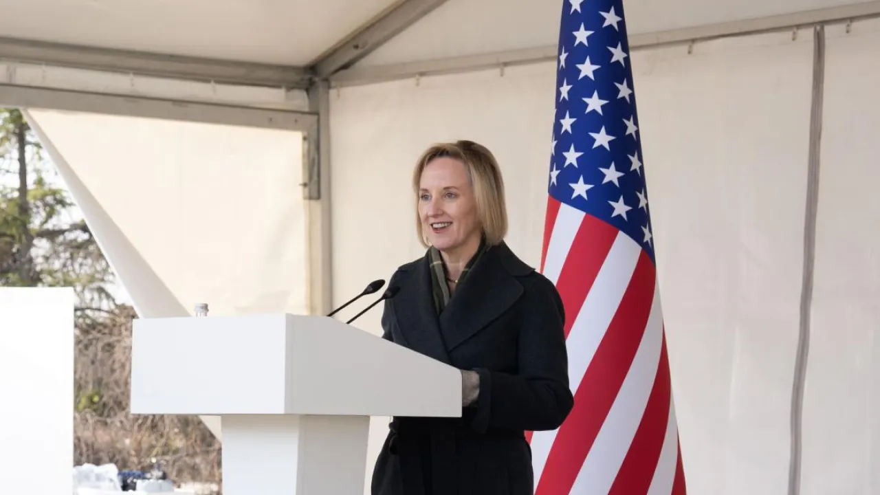 Фото до матеріалу: Посол США в Україні Джулі Девіс залишає посаду через розбіжності з Трампом