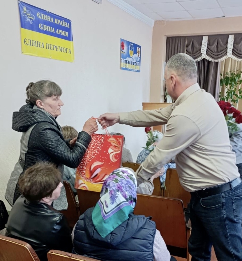 Фото до матеріалу: Матері полеглих захисників отримали привітання в Колодяжному