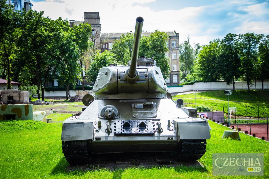 Фото до матеріалу: По центру Праги 9 травня хотіли провезти танк Т-34: влада міста ухвалила рішення — Українці в Чехії