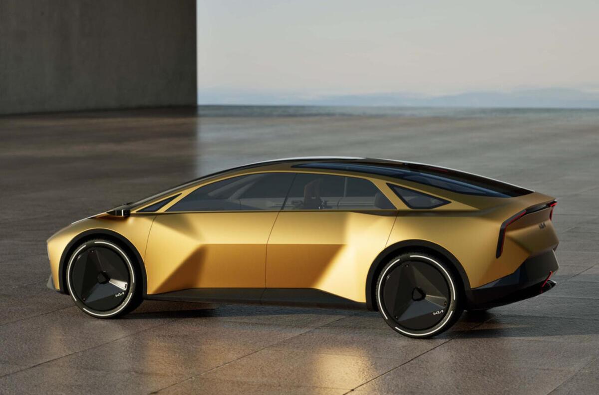 Фото до матеріалу: Kia розробляє флагманський електромобіль на базі Stinger GT S