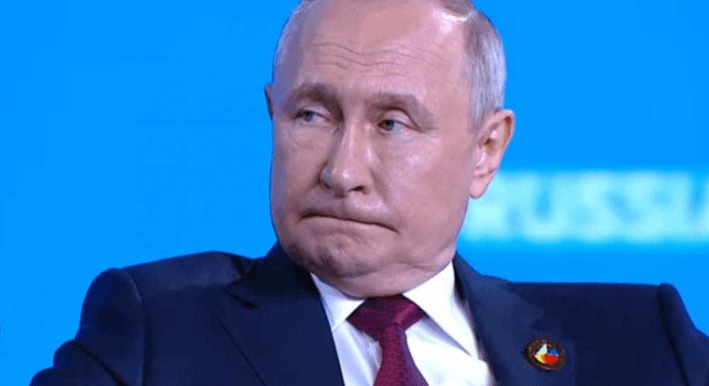 Фото до матеріалу: Війна поза полем бою: скорочення параду 9 травня підірвало авторитет Путіна, – The Times