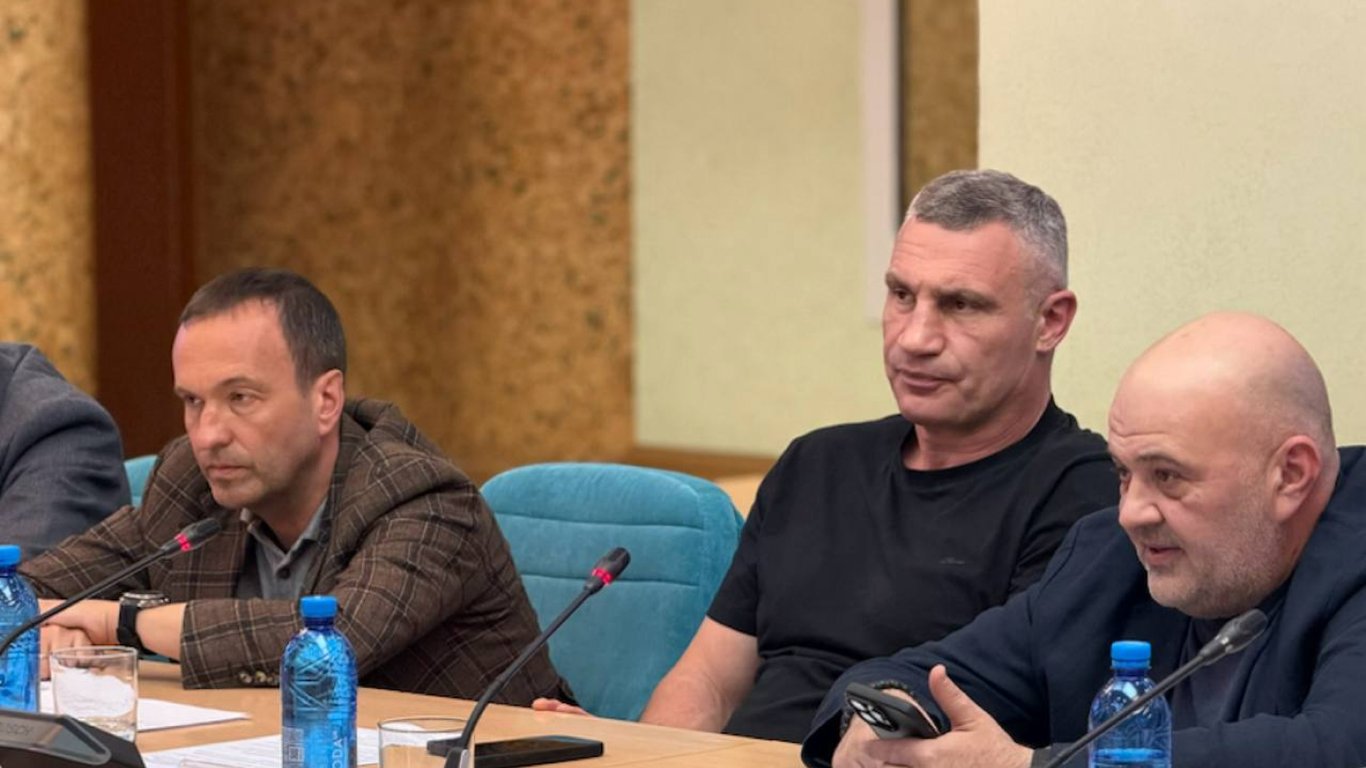 Фото до матеріалу: Київ: уряд вимагає від Кличка дедлайн для ремонту тепломерей