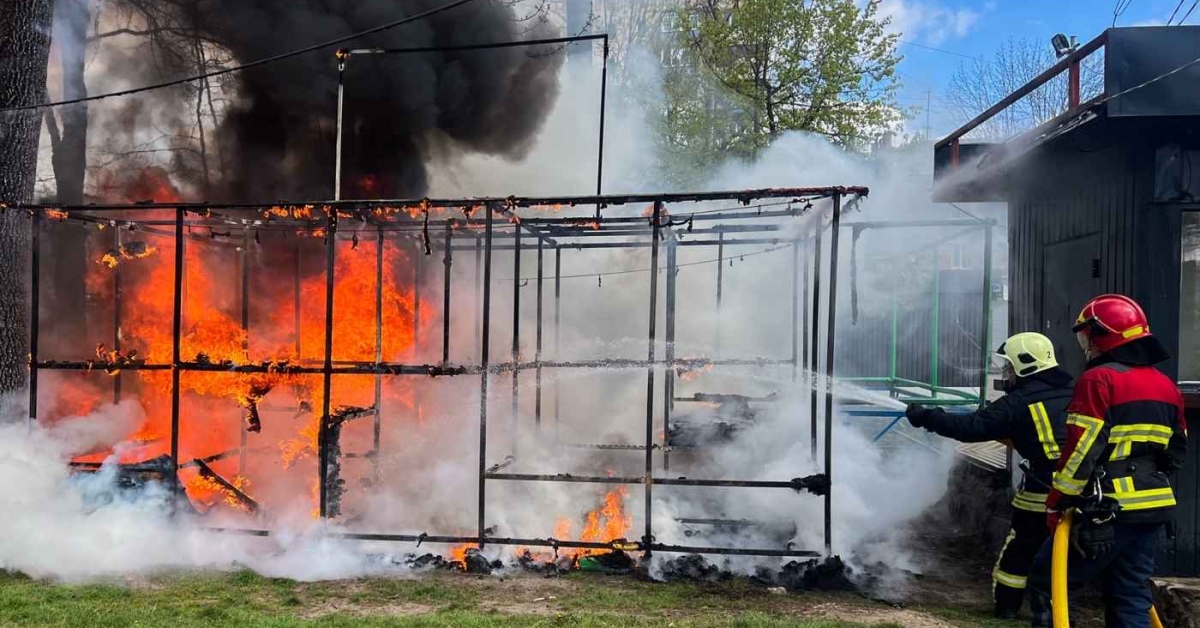 Фото до матеріалу: Пенсіонерка розвела багаття у ванній: на Вінниччині за добу ліквідували 19 пожеж