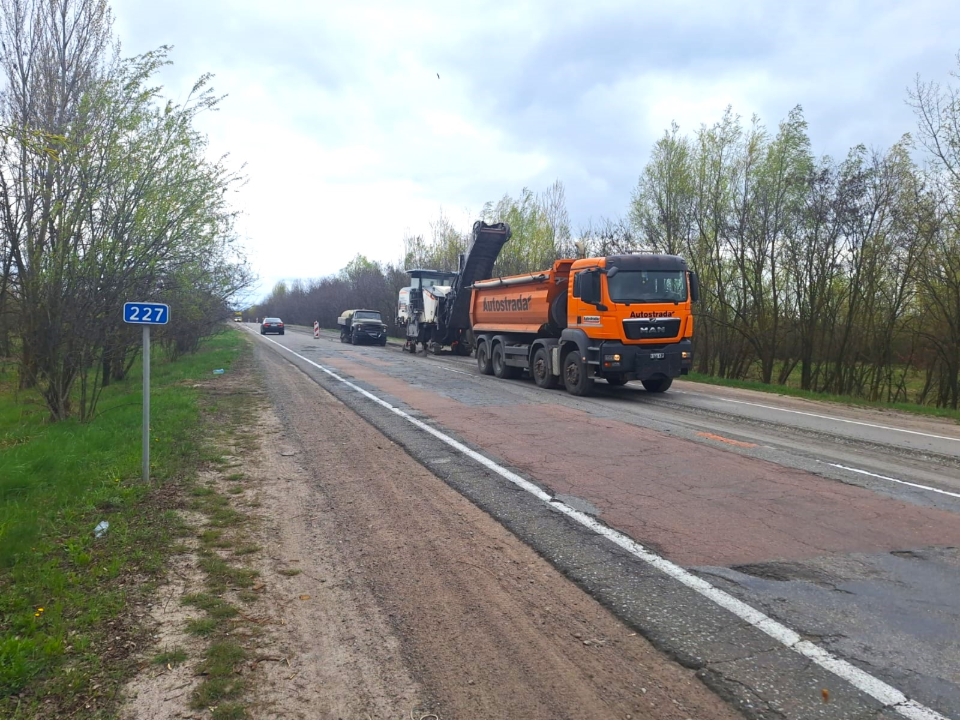 Фото до матеріалу: На трасі М-21 у Житомирській області відремонтовано понад 200 тисяч м² дороги
