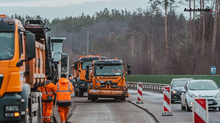 Фото до матеріалу: Ремонт доріг в Україні: фінансування не вистачає, роботи можуть зупинитися