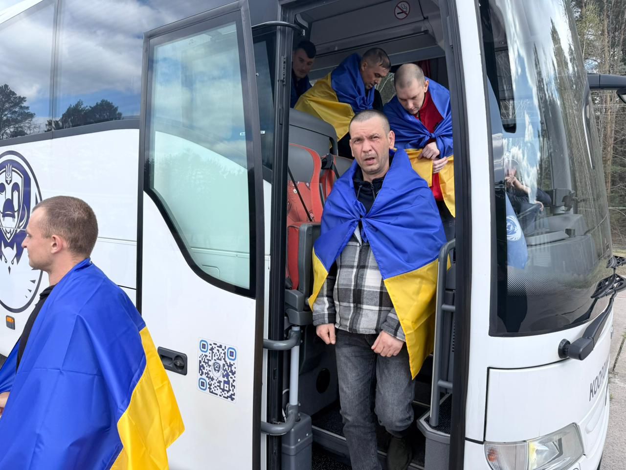 Фото до матеріалу: 193 українських воїнів повернулися додому: новий обмін полоненими