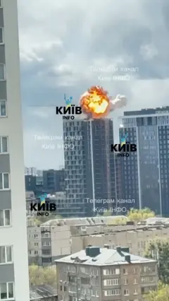 Фото до матеріалу: У Японії через загрозу цунамі з порту тікали судна