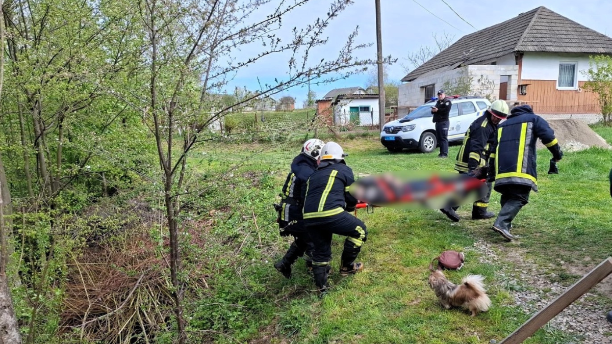Фото до матеріалу: У Боднарові з потічка вилучили тіло 41-річного чоловіка: ДСНС Івано-Франківщини