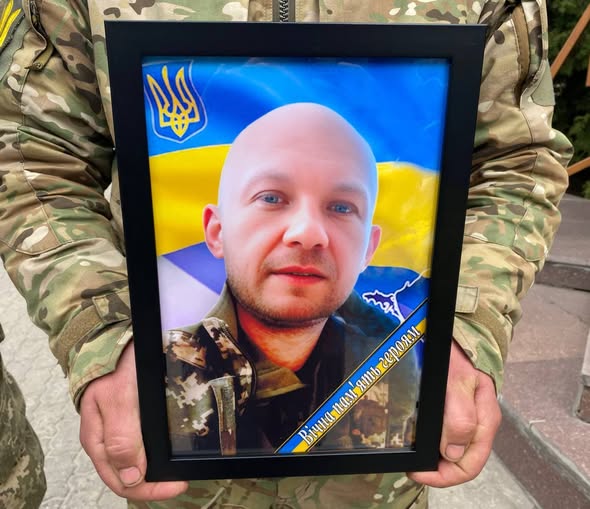 Фото до матеріалу: Роменська громада попрощалася із захисником Ігорем Кірієнком на Алеї Слави