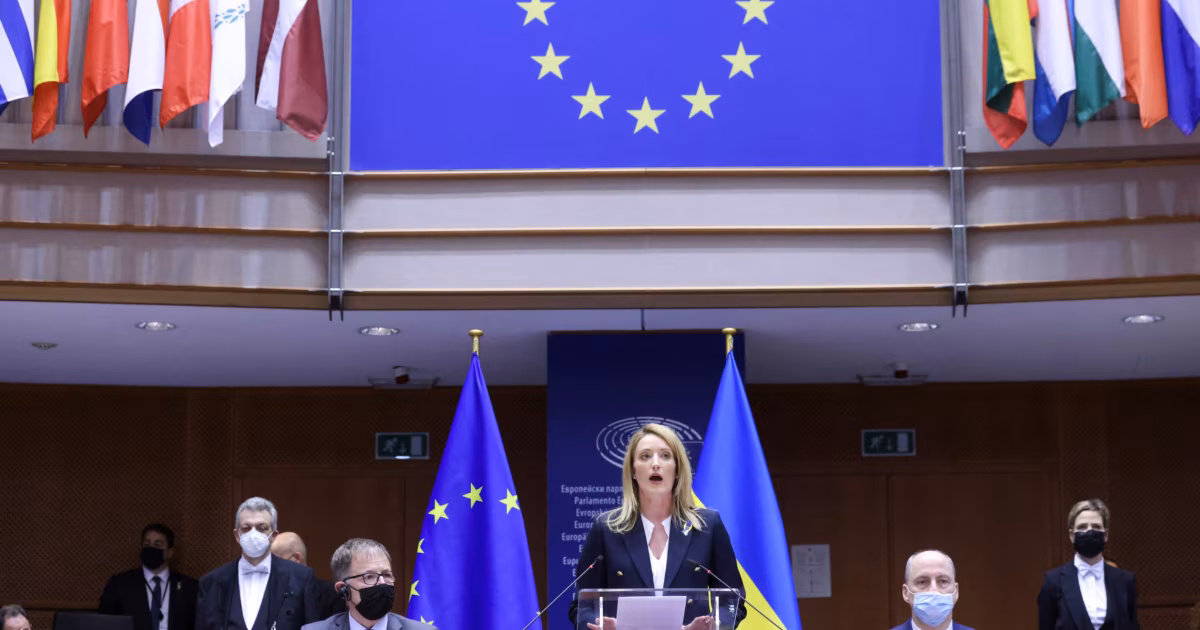Фото до матеріалу: Зеленський та Стефанчук закликали ЄС визнати Україну кандидатом на вступ