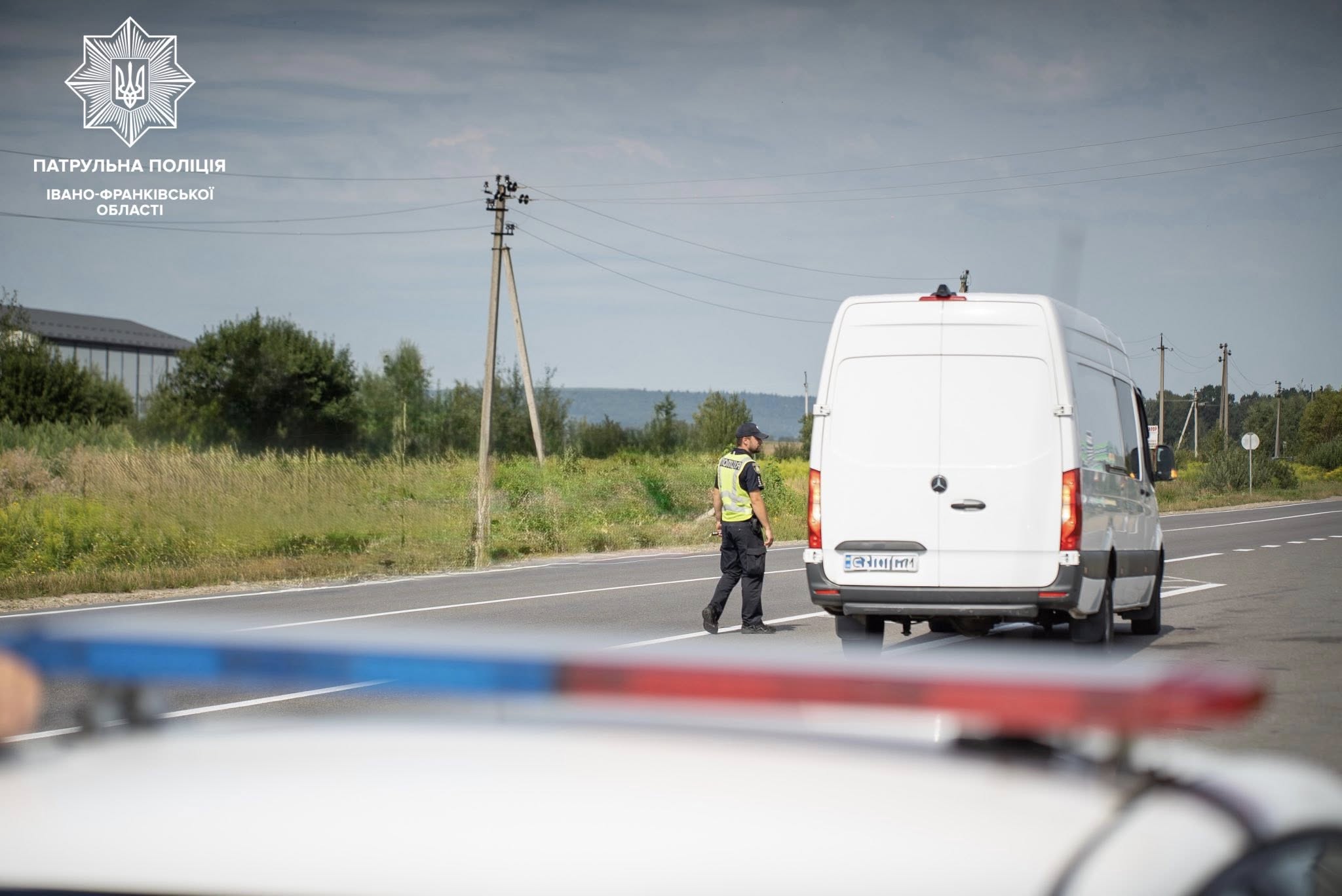 Фото до матеріалу: Патрульні Івано-Франківщини посилюють контроль за перевізниками