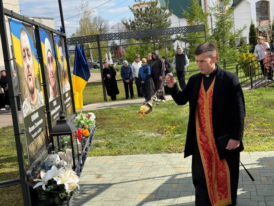 Фото до матеріалу: У Голині пролунав квітневий «Дзвін пам'яті»: Олег Дюг «Рембо» відбив дзвін за 40 загиблих героїв