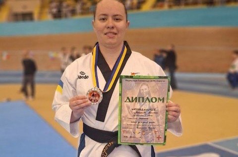 Фото до матеріалу: Оперуповноважена поліції з Кривого Рогу здобула срібло чемпіонату України з тхеквондо