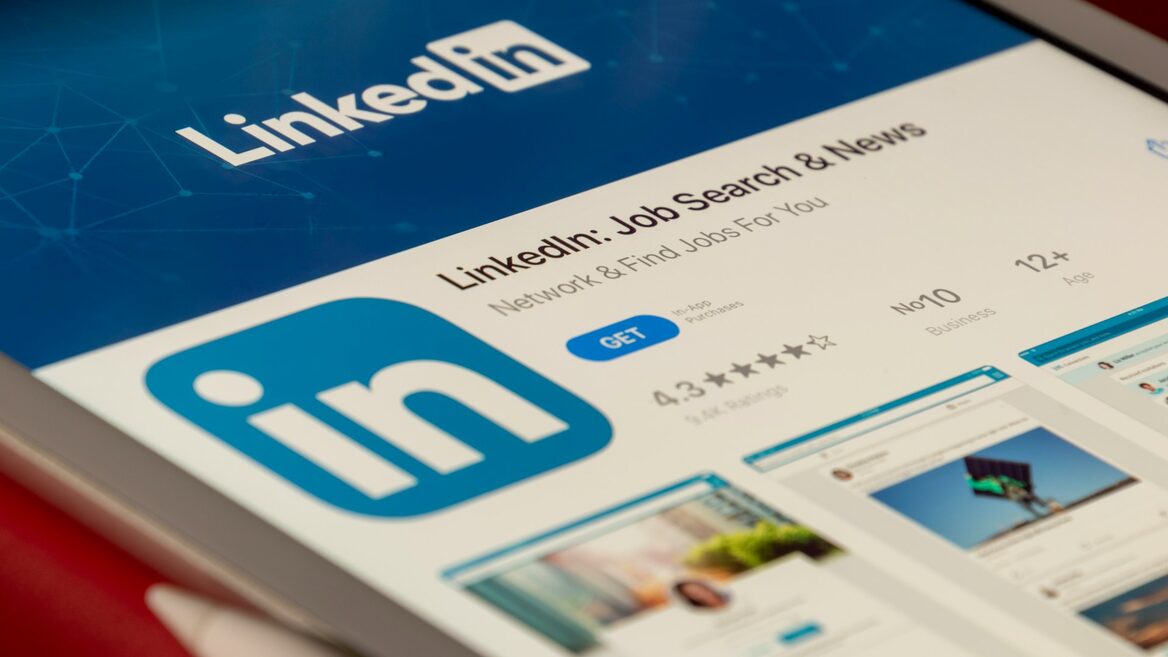 Фото до матеріалу: Як покращити профіль у LinkedIn: поради експертів для українців