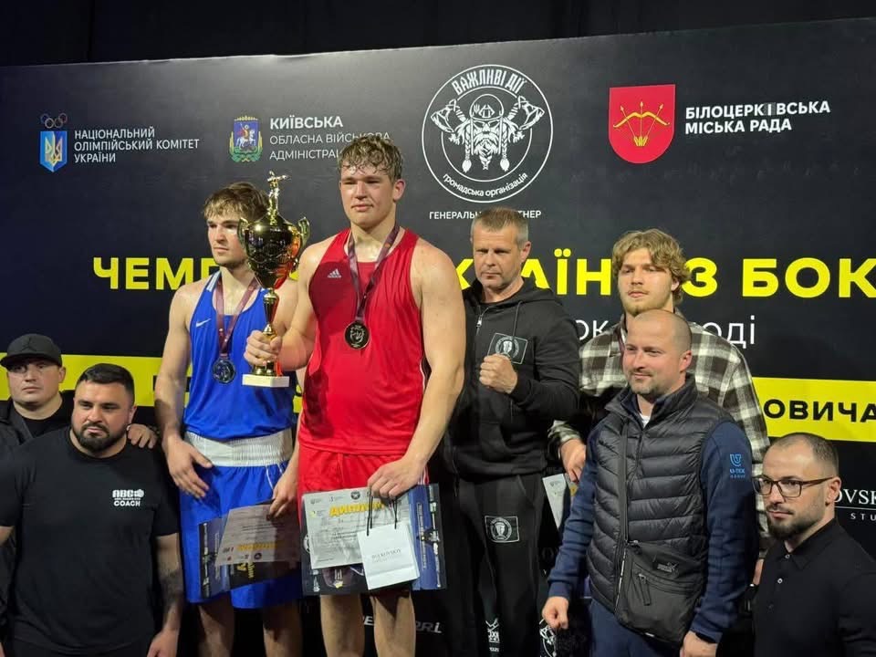 Фото до матеріалу: Черкаські боксери заявили про себе на чемпіонаті України: чотири медалі і сильний характер
