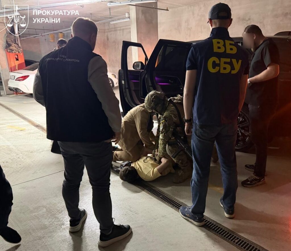 Фото до матеріалу: СБУ-працівника затримано на хабарі за 34 тисячі доларів