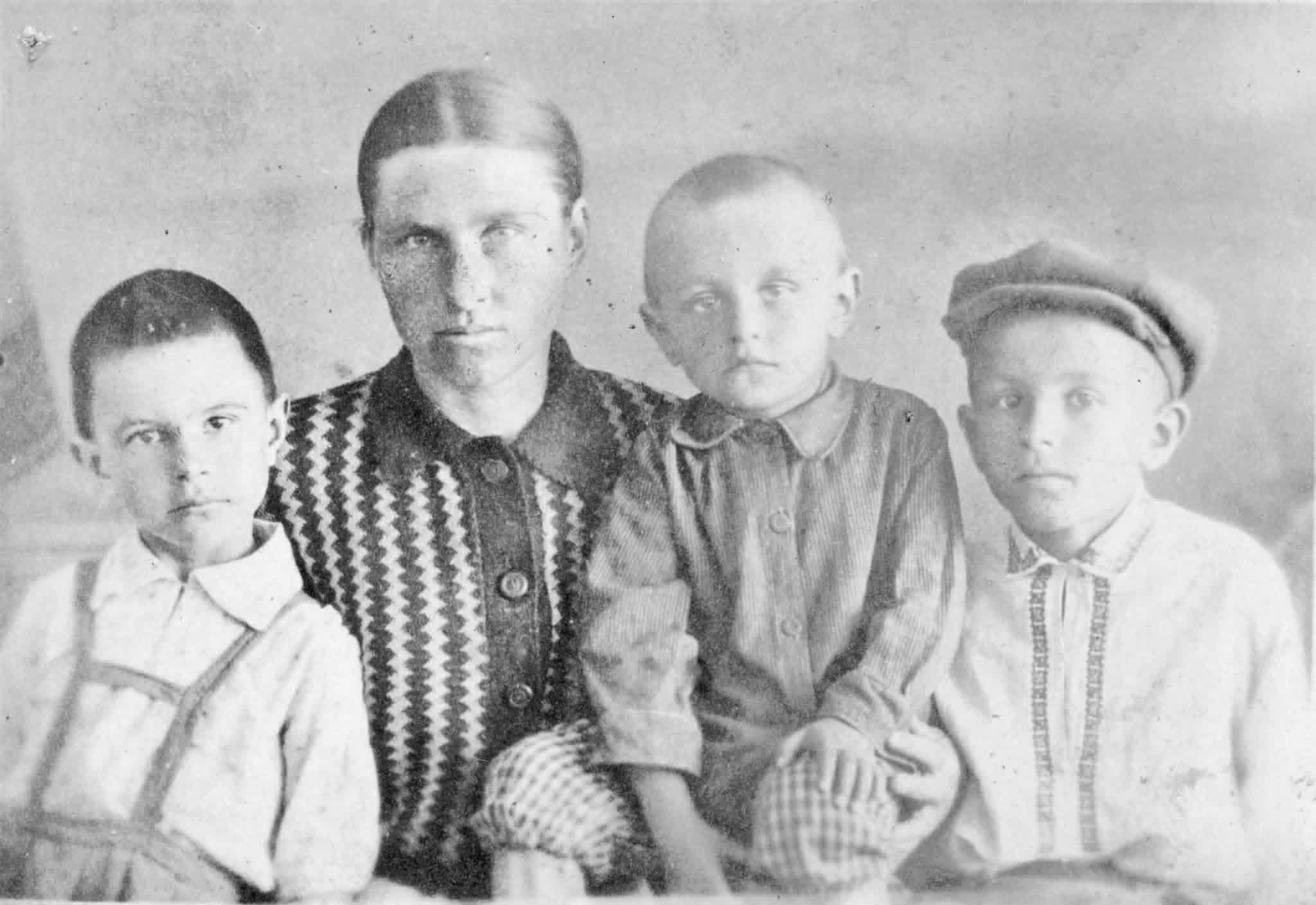 Фото до матеріалу: Мовчали, бо надто багато бачили: спогади про діда-фронтовика з Лебедина