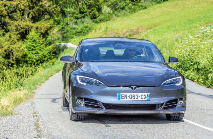 Фото до матеріалу: Продажі китайських Tesla у квітні зросли на 36%: що це означає для ринку