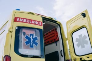 Фото до матеріалу: Трагедія у Вучковому: Renault Duster врізався у причіп, троє людей отримали травми