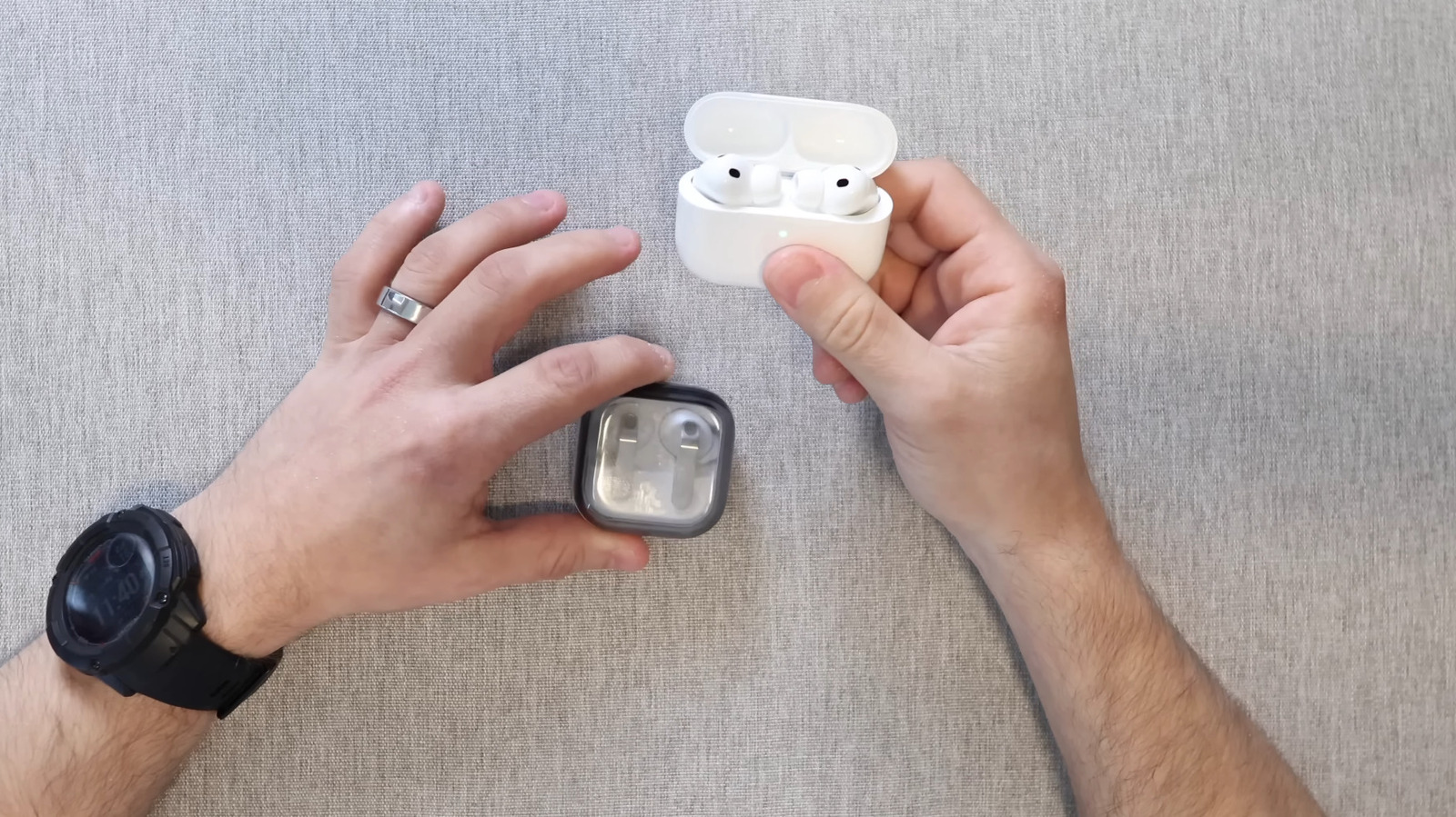 Фото до матеріалу: AirPods Pro 3 проти Galaxy Buds4 Pro: хто переможе у новій битві технологій